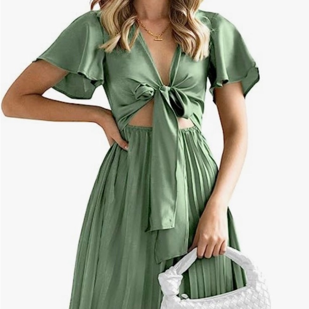 New. Still has tags. Size medium.